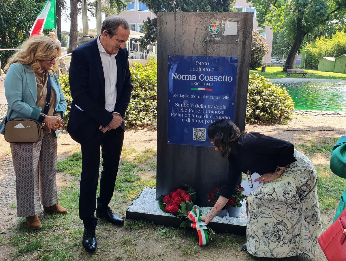 Busto Il Parco Di Via Foscolo Intitolato A Norma Cossetto Vittima