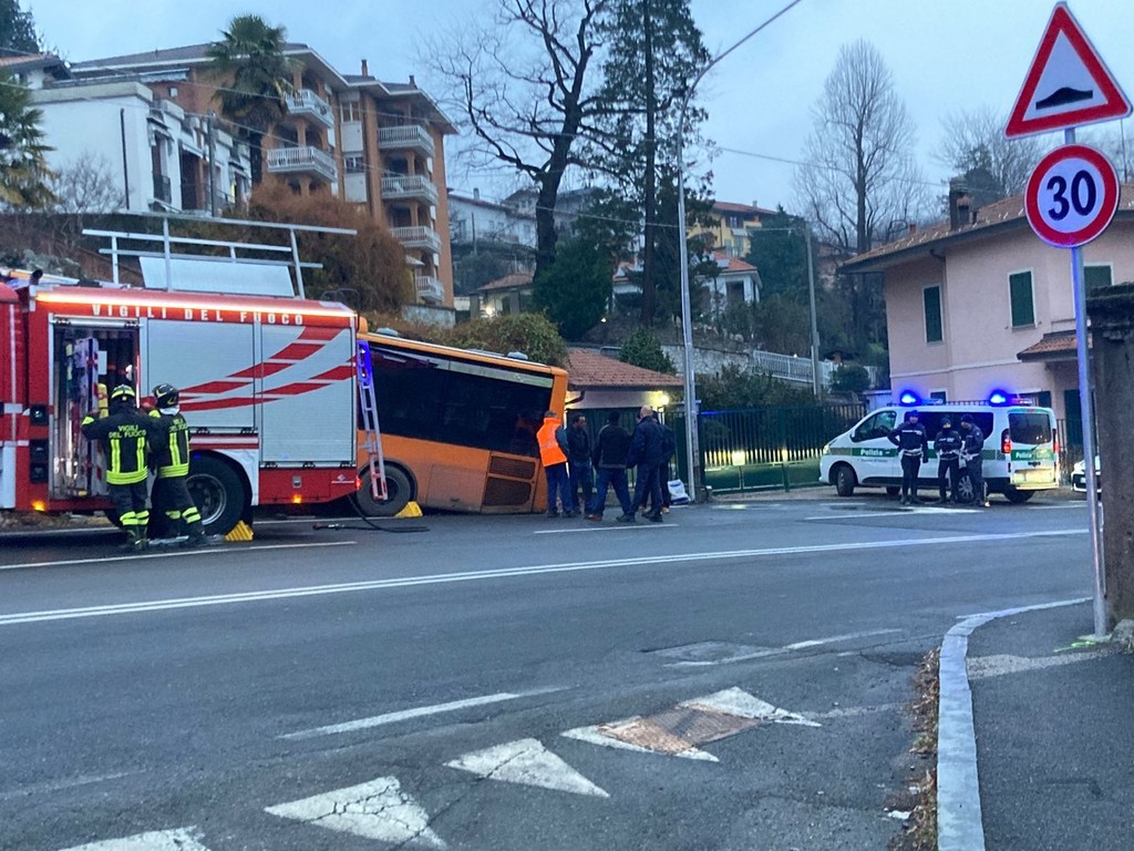 Autolinee Varesine Dopo L Incidente Del Bus In Viale Aguggiari Grazie