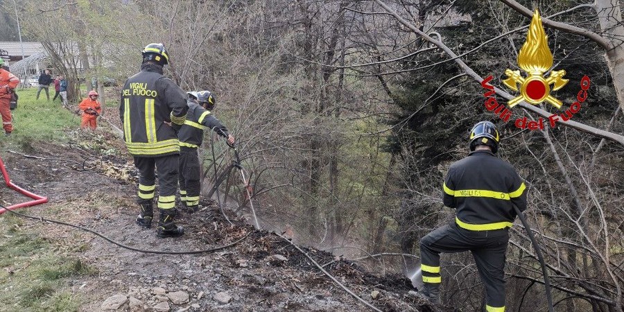 Turista Milanese Provoca Un Incendio In Un Bosco Nel Vco Denunciato