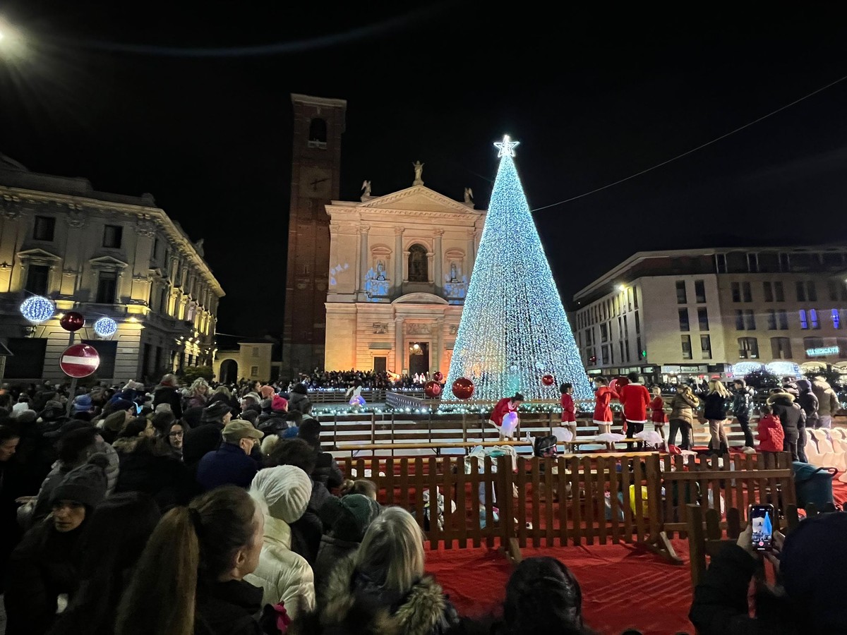 https://www.varesenoi.it/fileadmin/archivio/ilbustese/2024/11/natale_gallarate_3.jpg