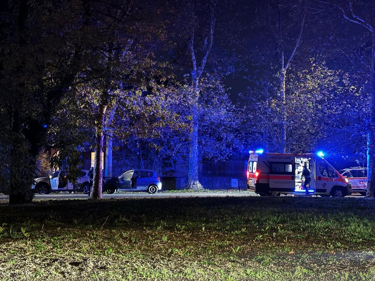 Foto Incidente Fra Tre Auto In Viale Toscana Due Feriti Varesenoi It