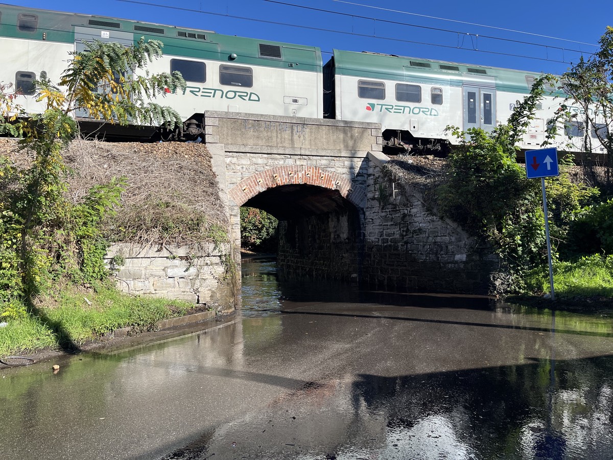 https://www.varesenoi.it/fileadmin/archivio/ilbustese/ponte_Castellanza_treno_raccordoIMG_7599.jpg