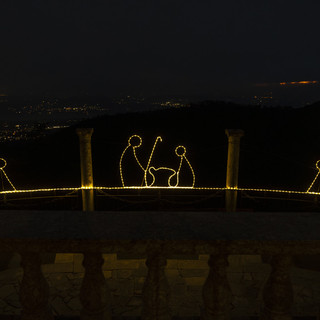 Il Sacro Monte immerso nella magia del Natale (foto Michele Del Re)