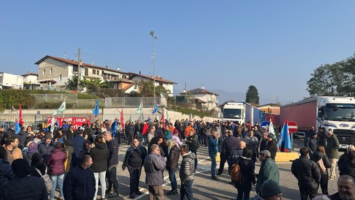 Continua lo sciopero dei lavoratori di Beko a Cassinetta: una delegazione sindacale ricevuta dalla direzione