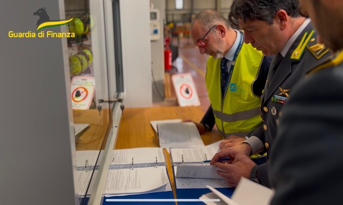 Trasporto aereo commerciale irregolare, sanzioni amministrative per 700mila euro nei confronti di quattro scuole volo della Lombardia