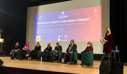 Convegno sul tema delle molestie sul luogo di lavoro al Teatro Nuovo di Varese