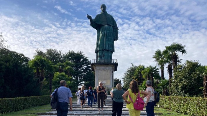 Arona: tre giorni di festa per i 440 anni dalla morte di San Carlo Borromeo all’ombra della statua