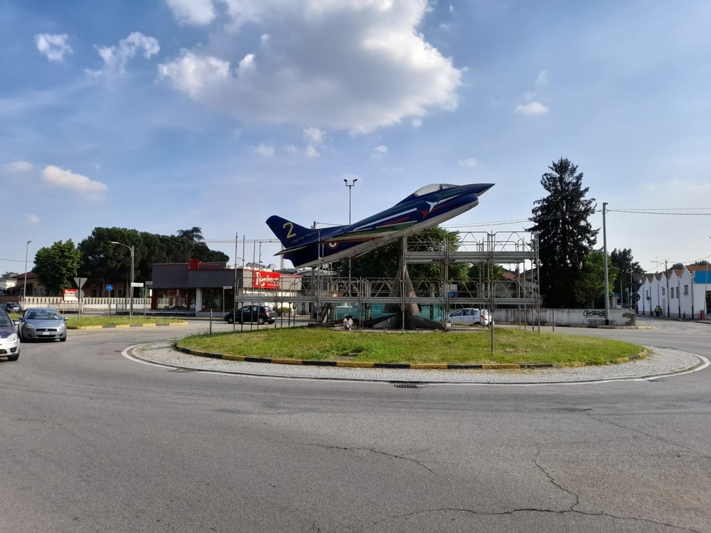 Restyling per l aereo delle Frecce tricolori a Gallarate