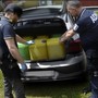 Guardia di Finanza e Agenzia delle Dogane sequestrano bidoni di gasolio al confine tra Italia e Svizzera