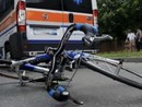 Cade con la bici a Cunardo, 76enne in ospedale