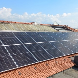 Il nuovo impianto fotovoltaico della scuola Castiglioni di Azzate