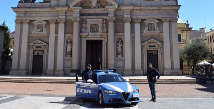 La polizia arresta quattro spacciatori di droga: agivano a Busto e nei Comuni limitrofi e consegnavano anche a domicilio