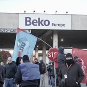 Protesta alla Beko di Cassinetta, Astuti al fianco dei lavoratori: «Subito in audizione impresa e sindacati»