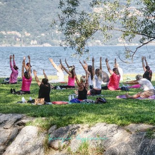Lo yoga in riva al lago in località Bozza a Besozzo
