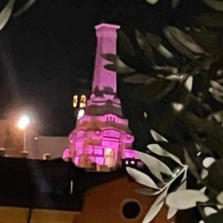 Il Faro, le vetrine e le vie di Besozzo si tingono di rosa: un sabato di sport e benessere per la prevenzione del tumore al seno