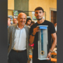 Il sindaco di Besozzo Gianluca Coghetto con il campione olimpico Gabriel Soares che ha donato al Comune una copia della medaglia d'argento