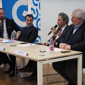 Un momento della conferenza stampa in cui la Camera di Commercio di Varese, presieduta da Mauro Vitiello, ha presentato il consueto report annuale dedicato al comparto immobiliare del territorio