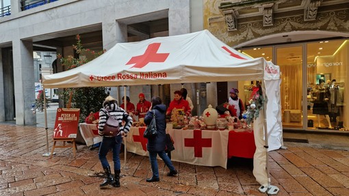 Lo stand della Croce Rossa Italiana Comitato di Varese vi attende alla Schiranna