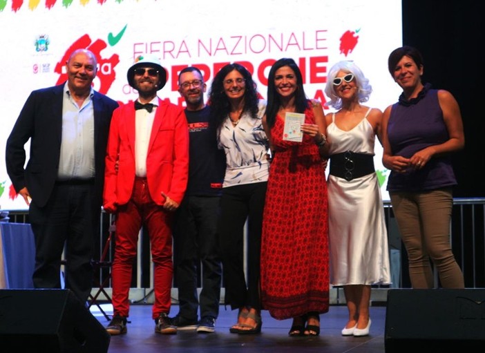 Grande successo per l'anteprima nazionale dello spettacolo di teatro scientifico &quot;Confessione di una vitamina&quot;, ideato da Renata Cantamessa