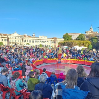 Un Sorriso per il Ponte riempie i Giardini Estensi: raccolti i fondi per l'acquisto di un ecografo per bambini prematuri