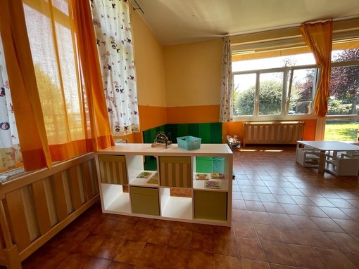 Un interno della scuola dell'infanzia Santa Margherita di Cadrezzate con Osmate