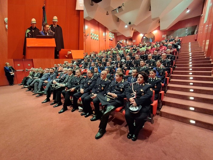 Sala Tramogge gremita per San Sebastiano, nel riquadro il comandante della Polizia Locale Stefano Lanna