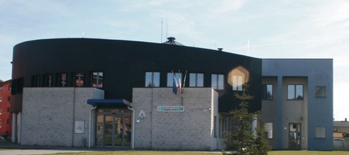 Il municipio di Cavaria con Premezzo