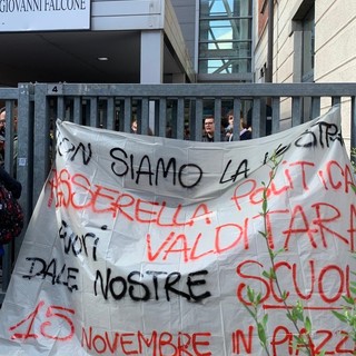 A Gallarate presidio contro il Ministro Valditara