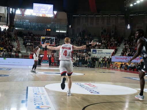 Nico Mannion a Masnago (foto Fabio Averna)