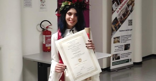 Congratulazioni alla nostra Elisa: adesso è dottoressa