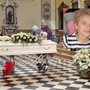 Il silenzio che non si scioglie: commosso addio alla piccola Matilde