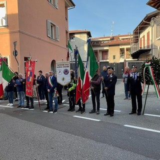 Un'immagine della cerimonia del IV Novembre a Gazzada Schianno