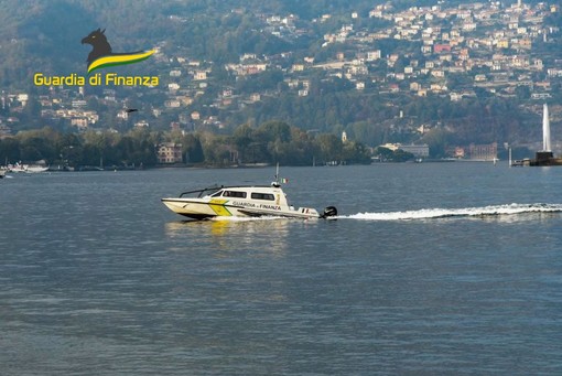 Controlli della Guardia di Finanza sul lago di Como: su 111 imbarcazioni controllate, 96 erano irregolari