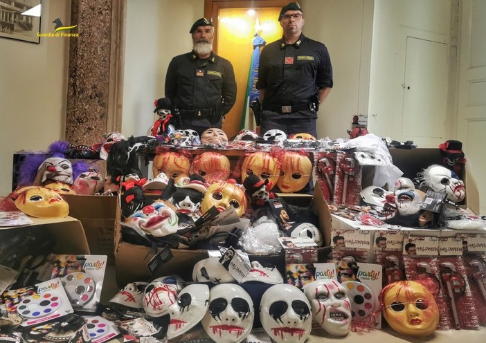 Halloween all'insegna dell'illegalità: la Guardia di Finanza denuncia 39 persone e sequestra 3,6 milioni di euro di prodotti non sicuri