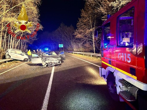 Schianto sulla provinciale a Gemonio, c'è un ferito grave. In volo l'elisoccorso