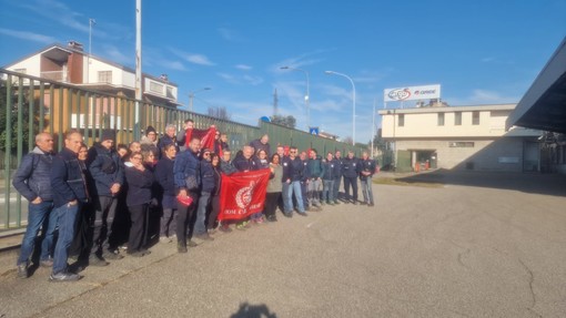 Il presidio dei lavoratori della ArgoClima di Gallarate