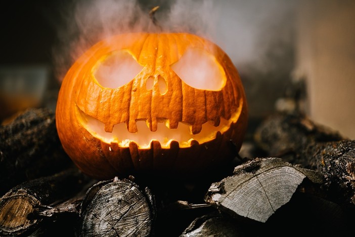 Notte dei Santi o di Halloween? Lavena Ponte Tresa festeggia entrambe