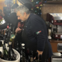 Sesto Calende, chiude la storica enoteca Holly Drink: «E' stato un punto di riferimento per generazioni di sestesi»