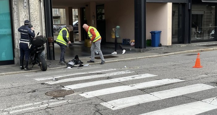 I rilievi della polizia locale questa mattina sul luogo dell'incidente