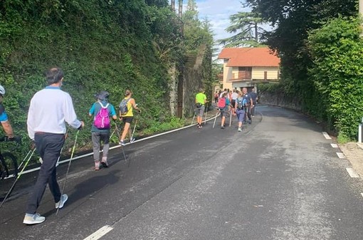 Domenica di corsa e senza auto a Laveno: chiusa la provinciale 69 fino a Cerro