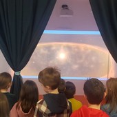 L'inaugurazione della nuova aula immersiva alla scuola primaria Pedotti di Luvinate