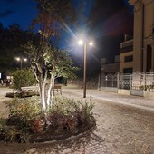 Il lungolago De Angeli di Laveno illuminato