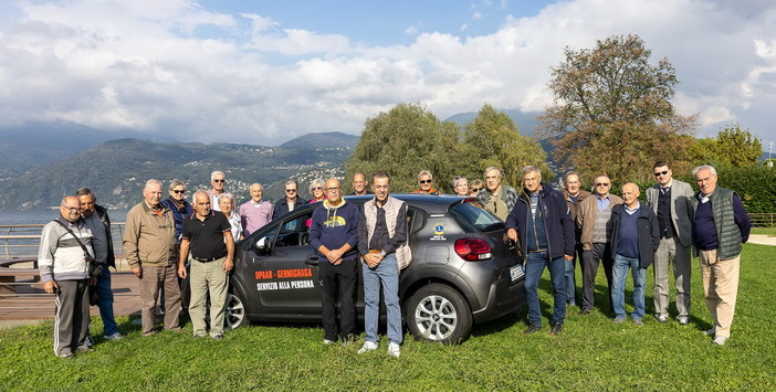 L'auto donata dal Lions Club Luino all'Opaar di Germignaga