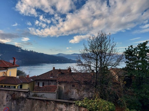 Il Centrosinistra: «Quanto cemento c'è nel futuro di Laveno Mombello?»