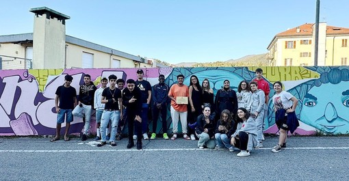 Completato a Luino il murales in via Ronchetto realizzato dai ragazzi di &quot;Ci sto? Affare fatica&quot;