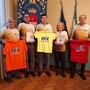 31esima maratonina Città di Busto Arsizio, la presentazione in Comune con alcune delle nuove magliette