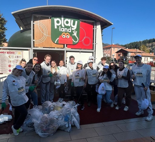 A Varese e Induno “Tutti a raccolta”: McDonald’s con dipendenti, studenti e volontari ripulisce le città