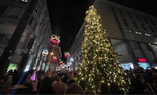 Luminarie e Babbo Natale: boom di visitatori per il Natale di Busto