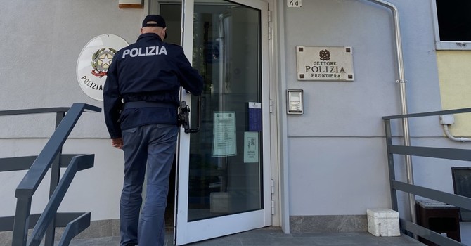 Era in affidamento in prova ai servizi sociali ma continuava a spacciare droga: in manette un 24enne a Cugliate Fabiasco