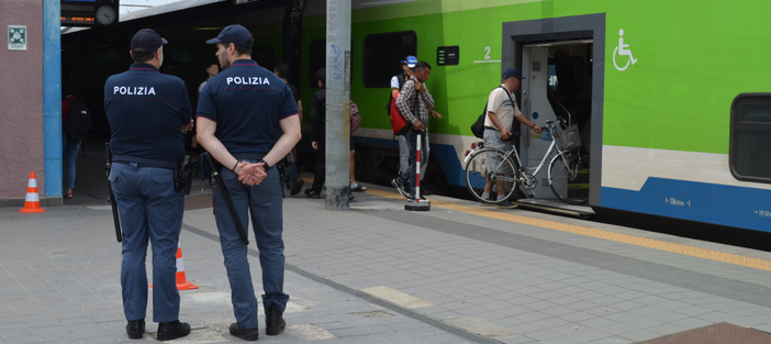 Minaccia di morte il capotreno, arrestato alla stazione di Malnate un 31enne extracomunitario ricercato